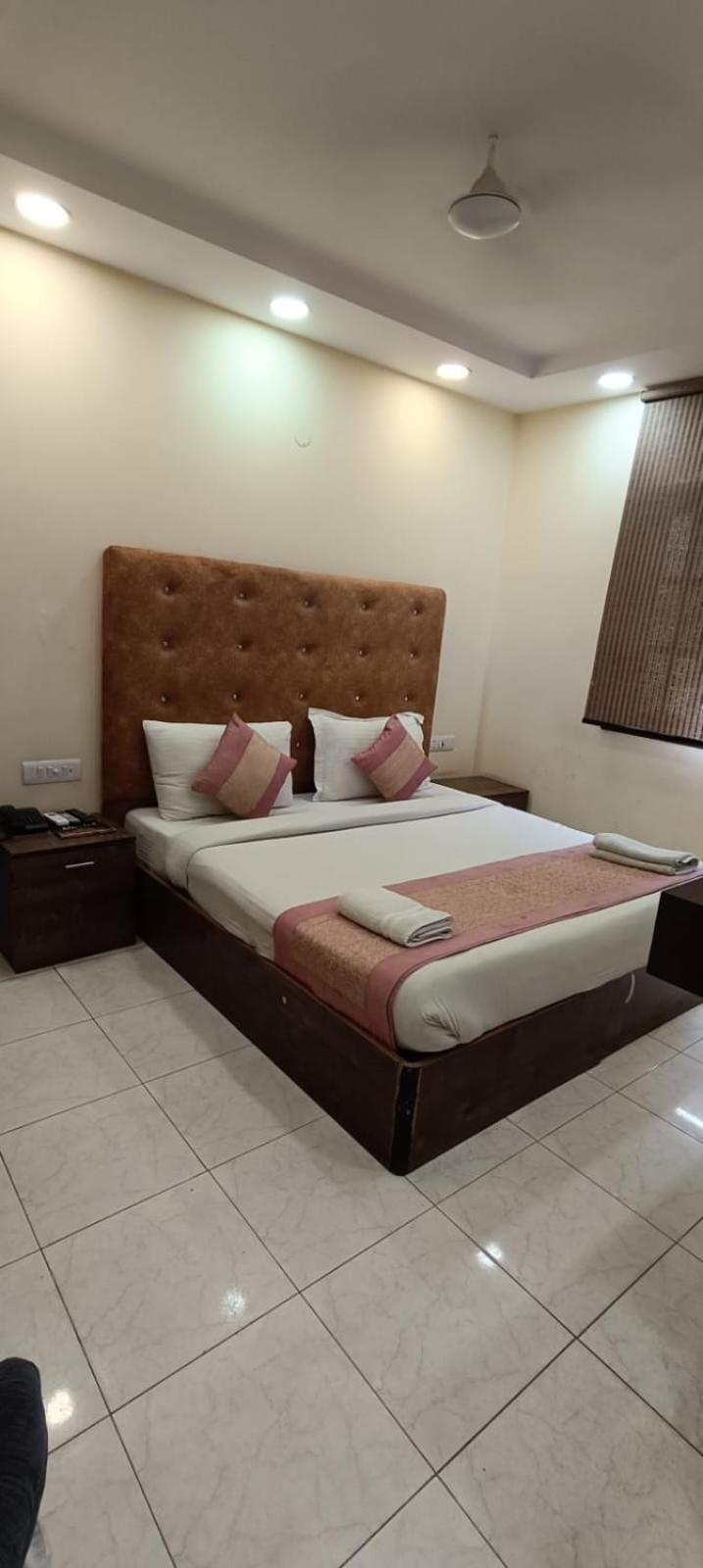 Hotel Singh Continetal Delhi  Esterno foto